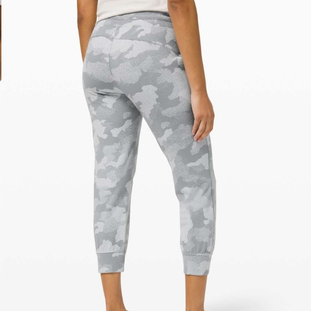 Lululemon Ready To Rulu Crops size 8